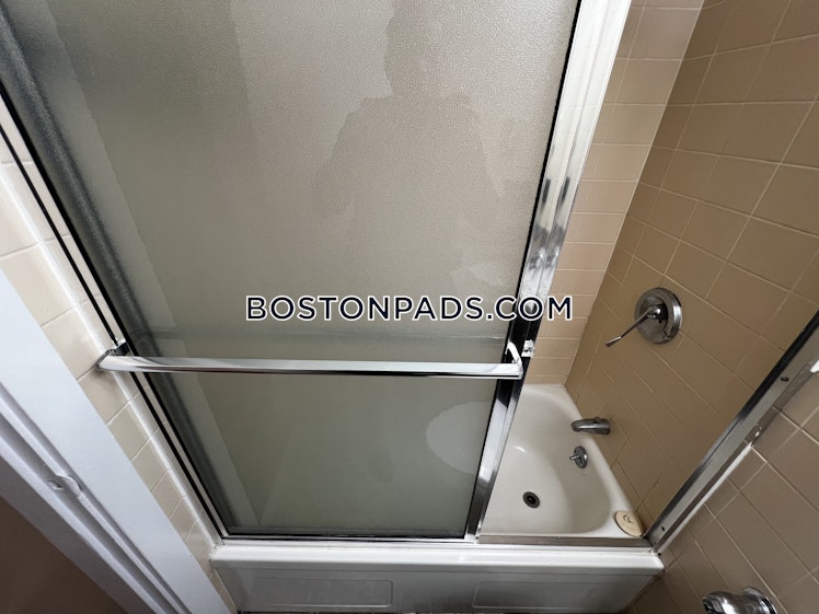 Boylston St., Boston