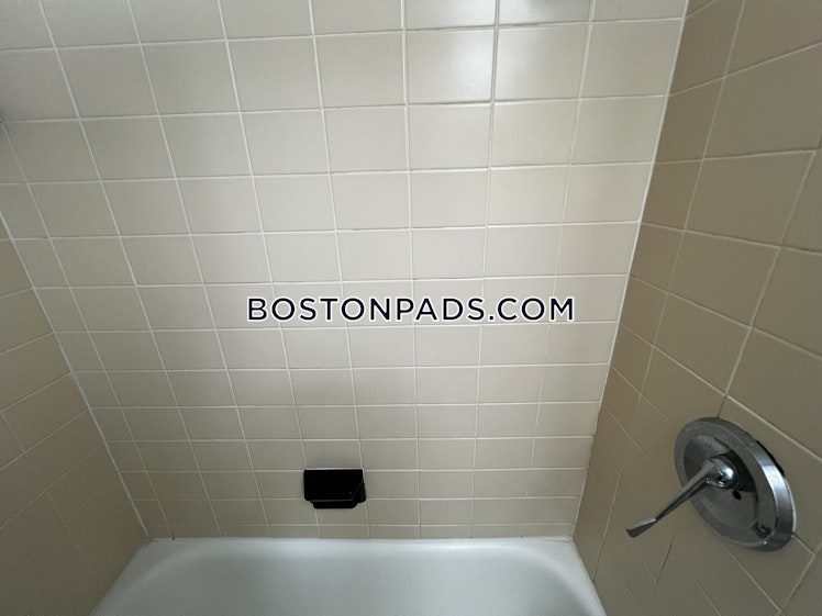 Boylston St., Boston