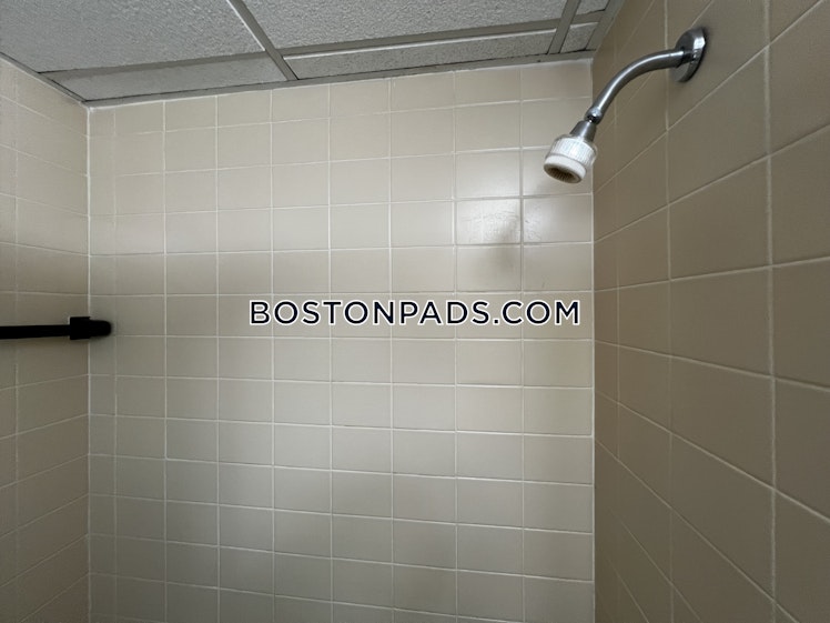 Boylston St., Boston