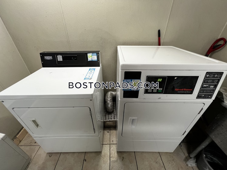 Boylston St., Boston