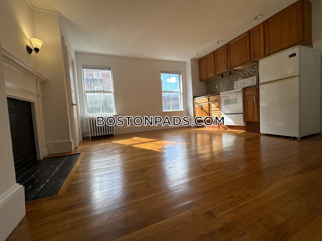 Boston - $2,200+ /mo