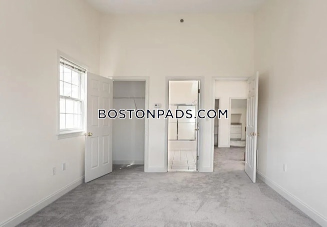 Waltham - $3,895+ /mo