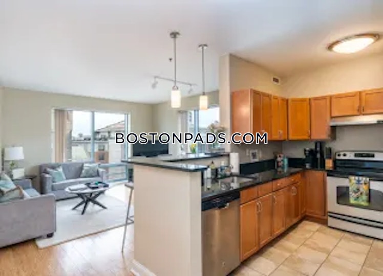 West Broadway, Boston