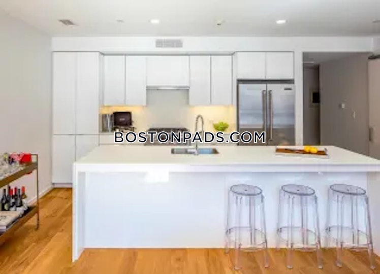 West Broadway, Boston