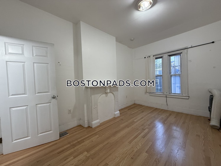 sewall St., Roxbury Crossing