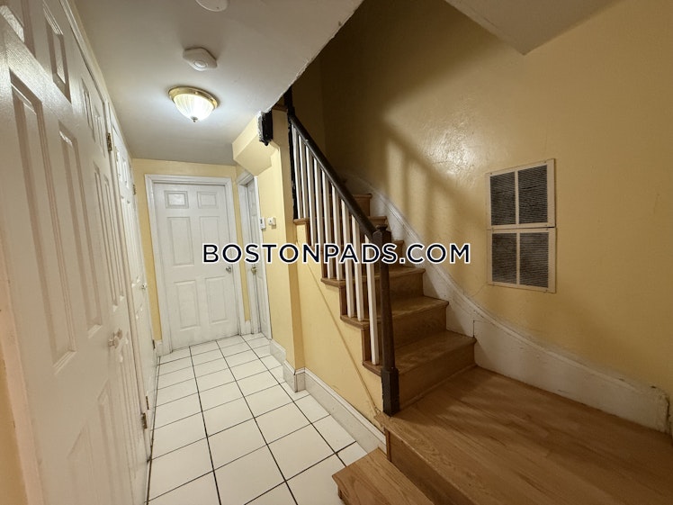 sewall St., Roxbury Crossing