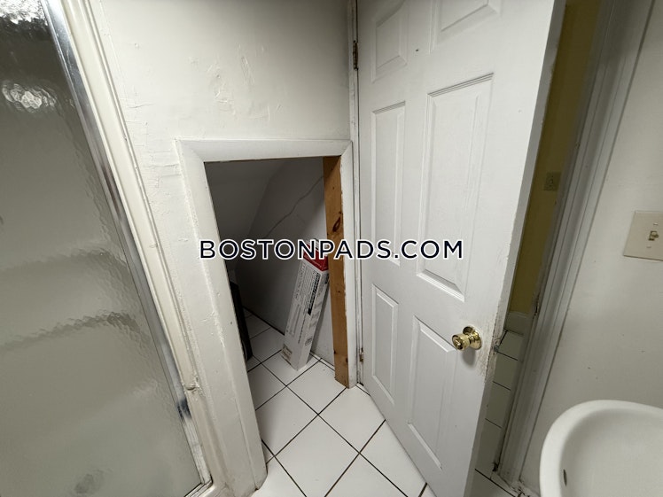 sewall St., Roxbury Crossing