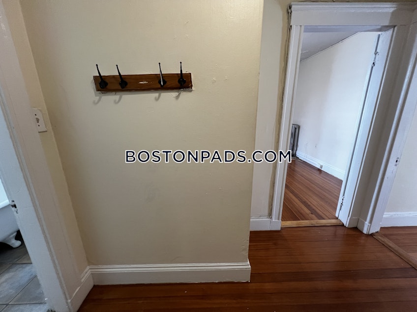 Boston - $2,100+ /month