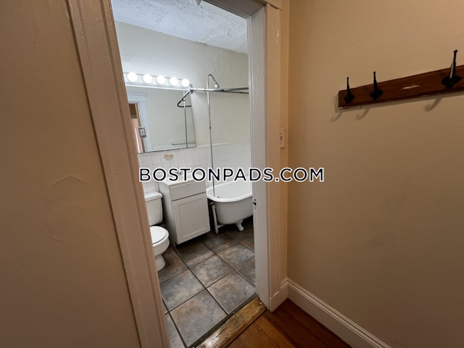 Boston - $2,100+ /mo