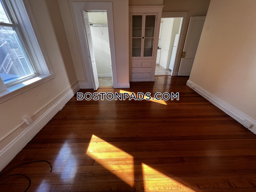 Boston - $2,100+ /month