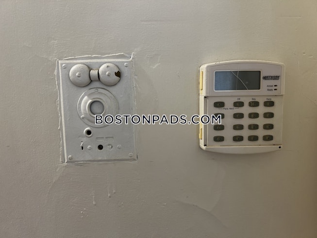 Boston - $2,100+ /mo