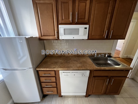 Barrows St. Boston photo 9