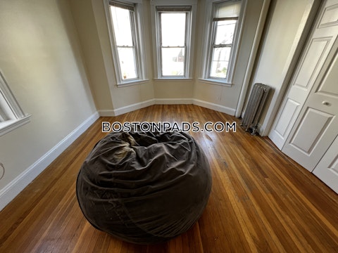 Barrows St. Boston photo 32