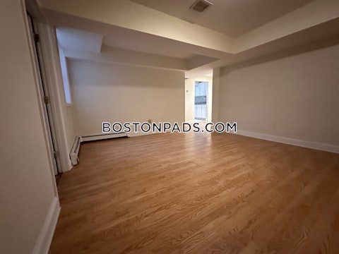 Commonwealth Ave. Boston photo 15