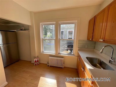 Medford Apartment for rent 2 Bedrooms 1 Bath  Tufts - $2,600