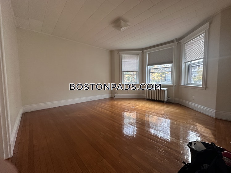 Euston St., Brookline