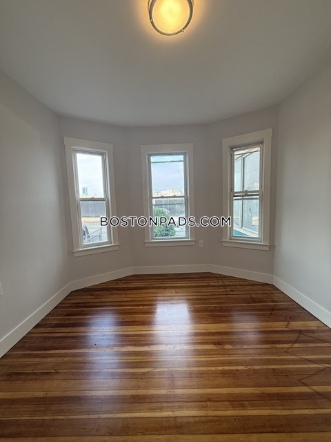 East Cottage St. Boston photo 43