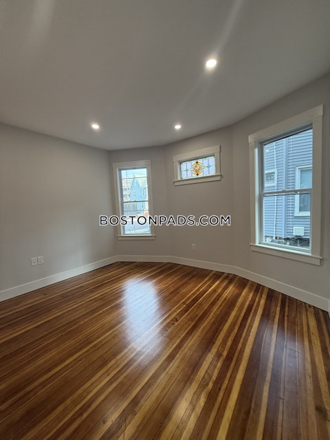 East Cottage St. Boston photo 33