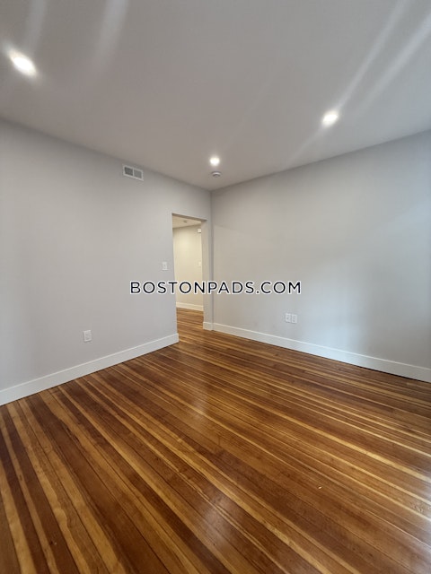 East Cottage St. Boston photo 32