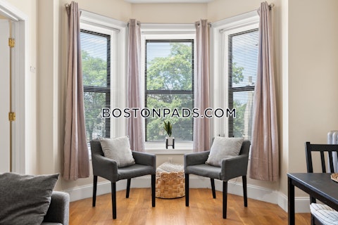 Warren St. Boston photo 8