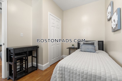 Warren St. Boston photo 6