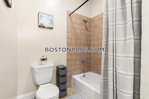 Warren St. Boston photo 13