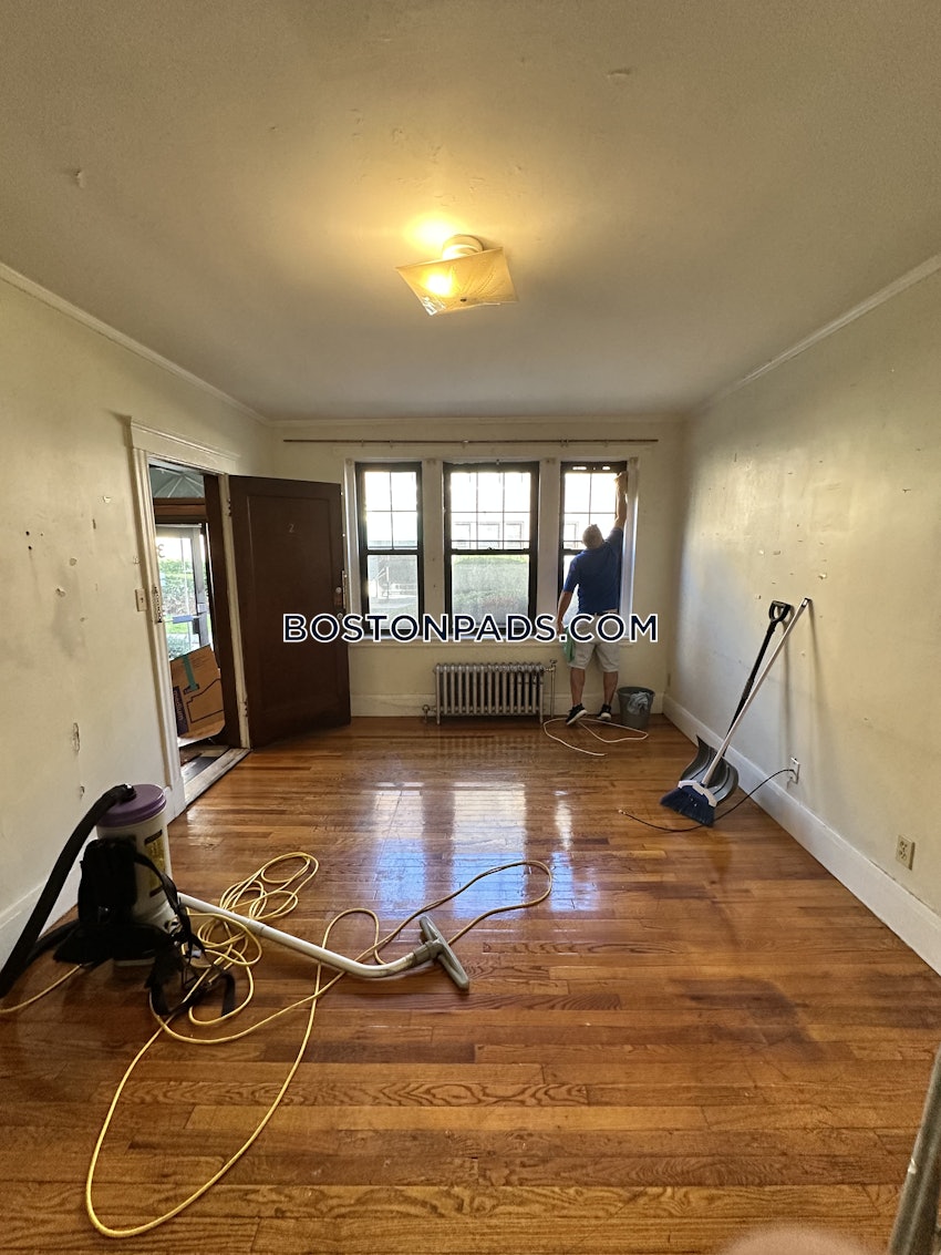 MALDEN - 1 Bed, 1 Bath - Image 4