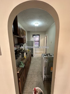 Pleasant St./>, Malden