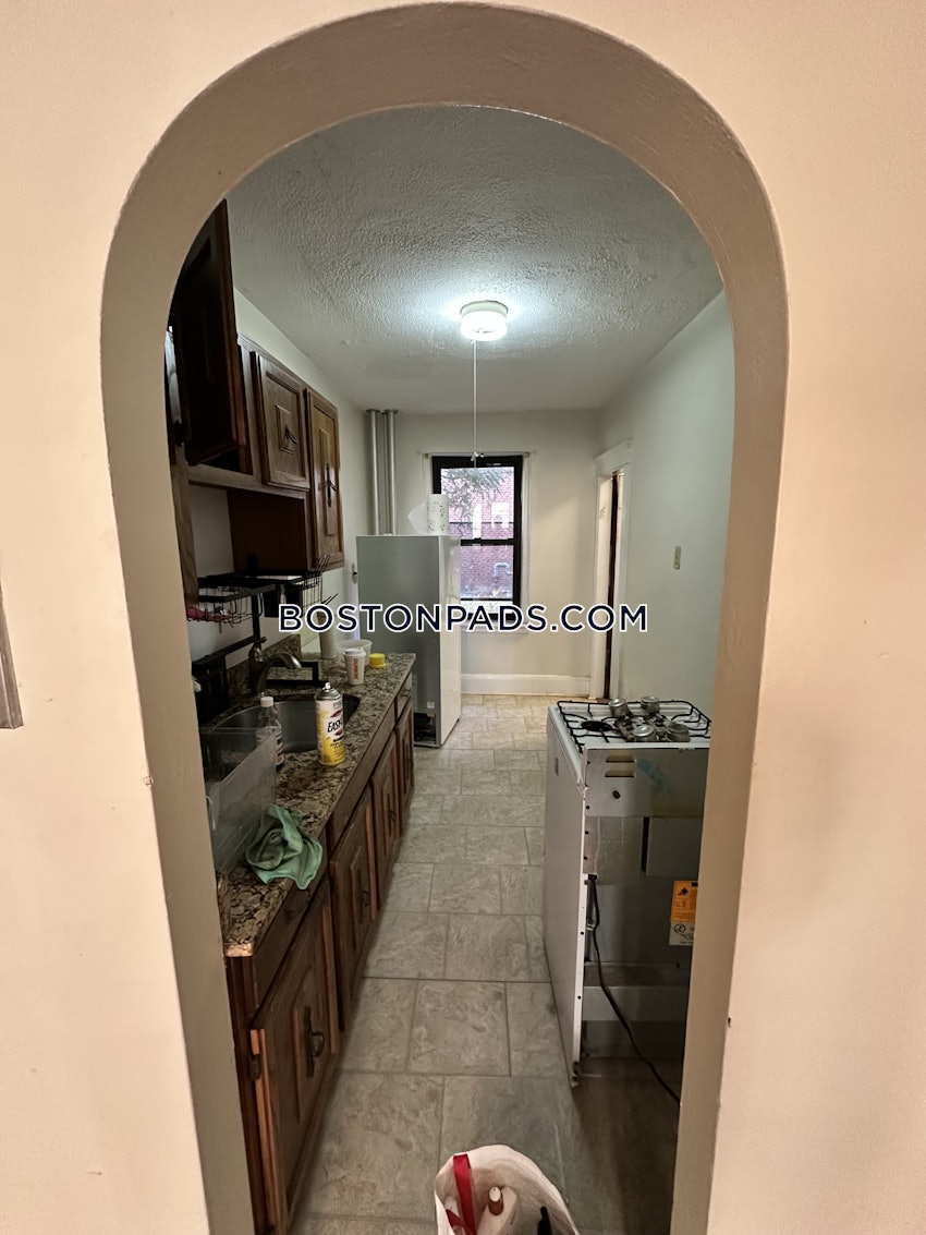 MALDEN - 1 Bed, 1 Bath - Image 1
