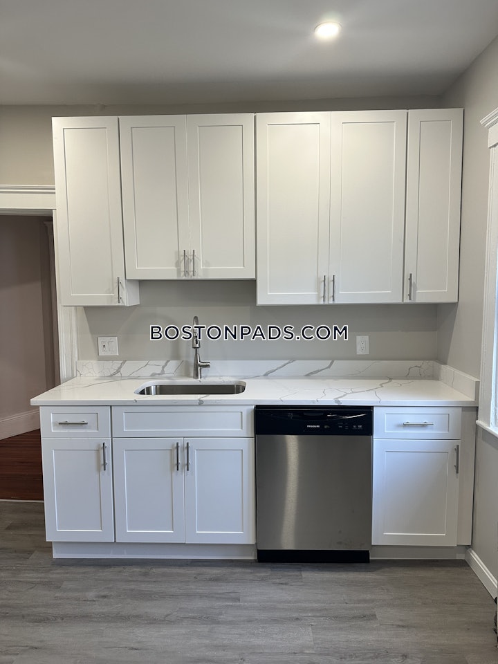 medford-apartment-for-rent-3-bedrooms-1-bath-tufts-3300-8014945 