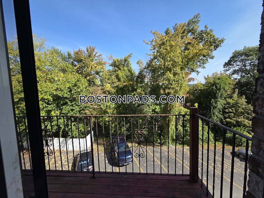 Leominster - $1,725+ /month