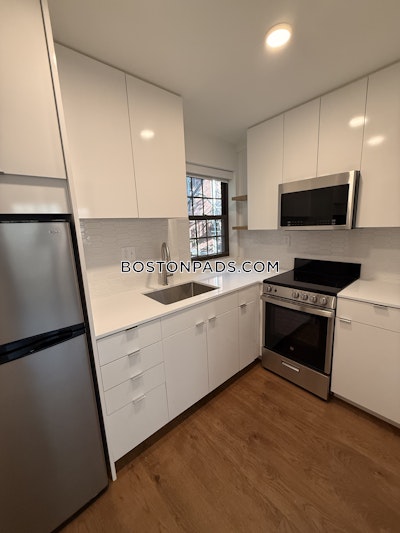 Cambridge Studio 1 baths in CAMBRIDGE  Harvard Square - $2,375 No Fee