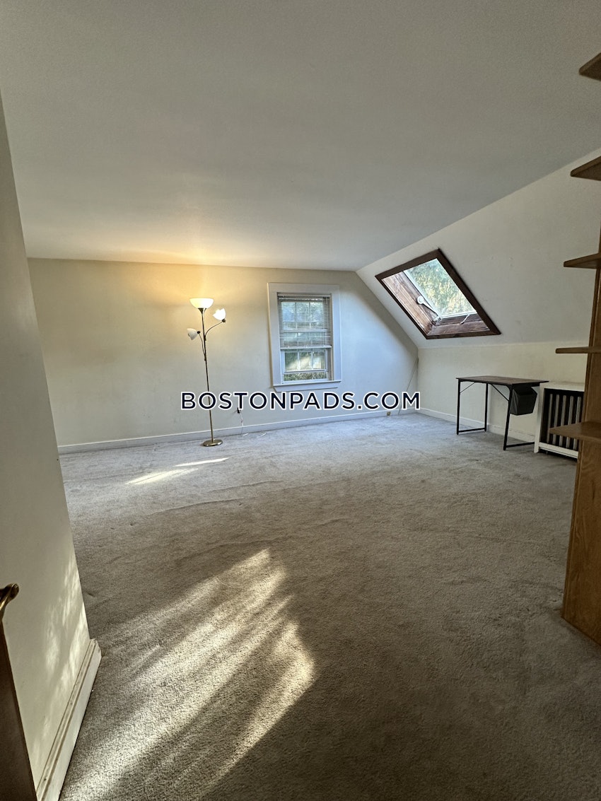 NEWTON - NEWTONVILLE - 1 Bed, 1 Bath - Image 2