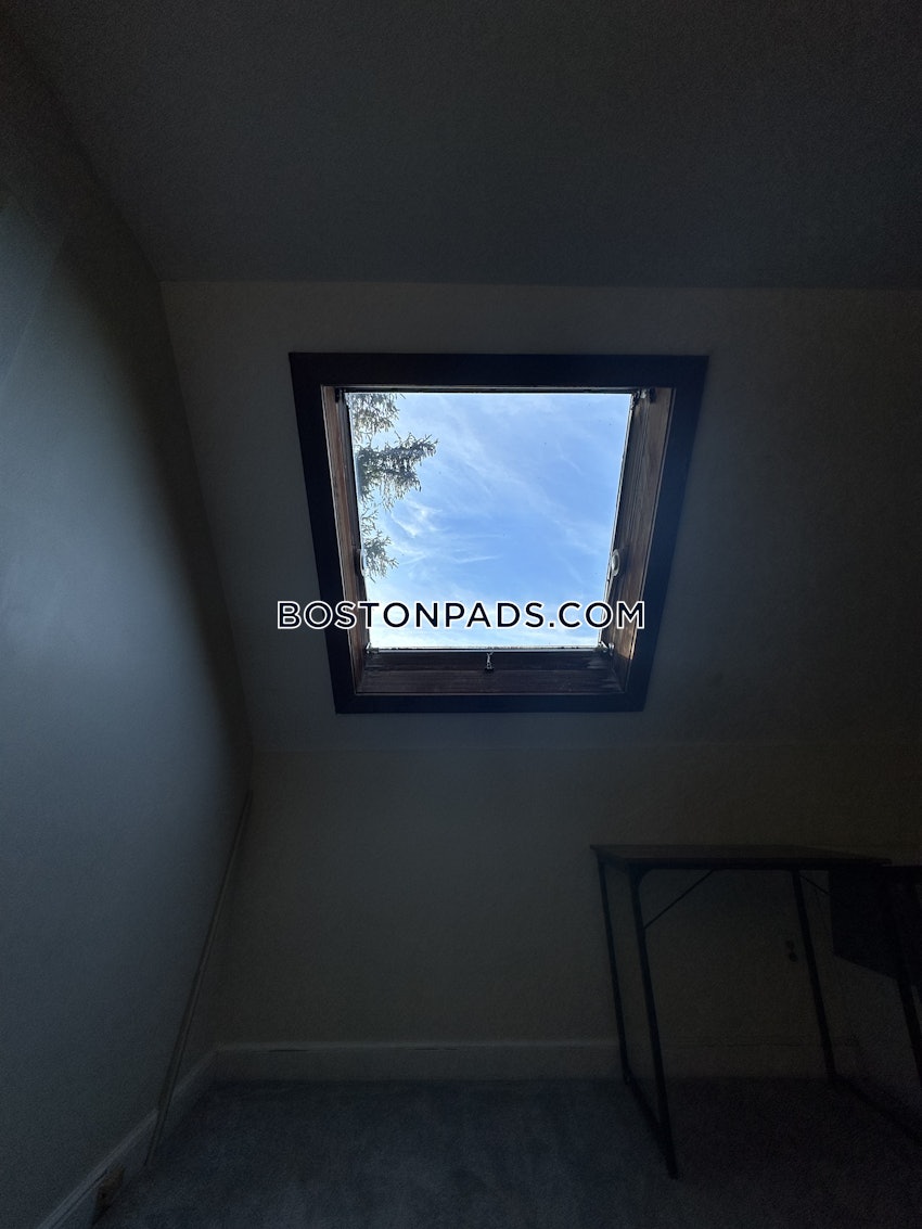 NEWTON - NEWTONVILLE - 1 Bed, 1 Bath - Image 12