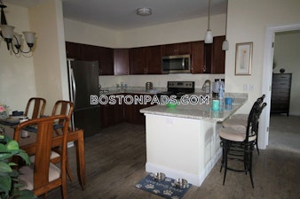 Regency Village Way. Merrimac