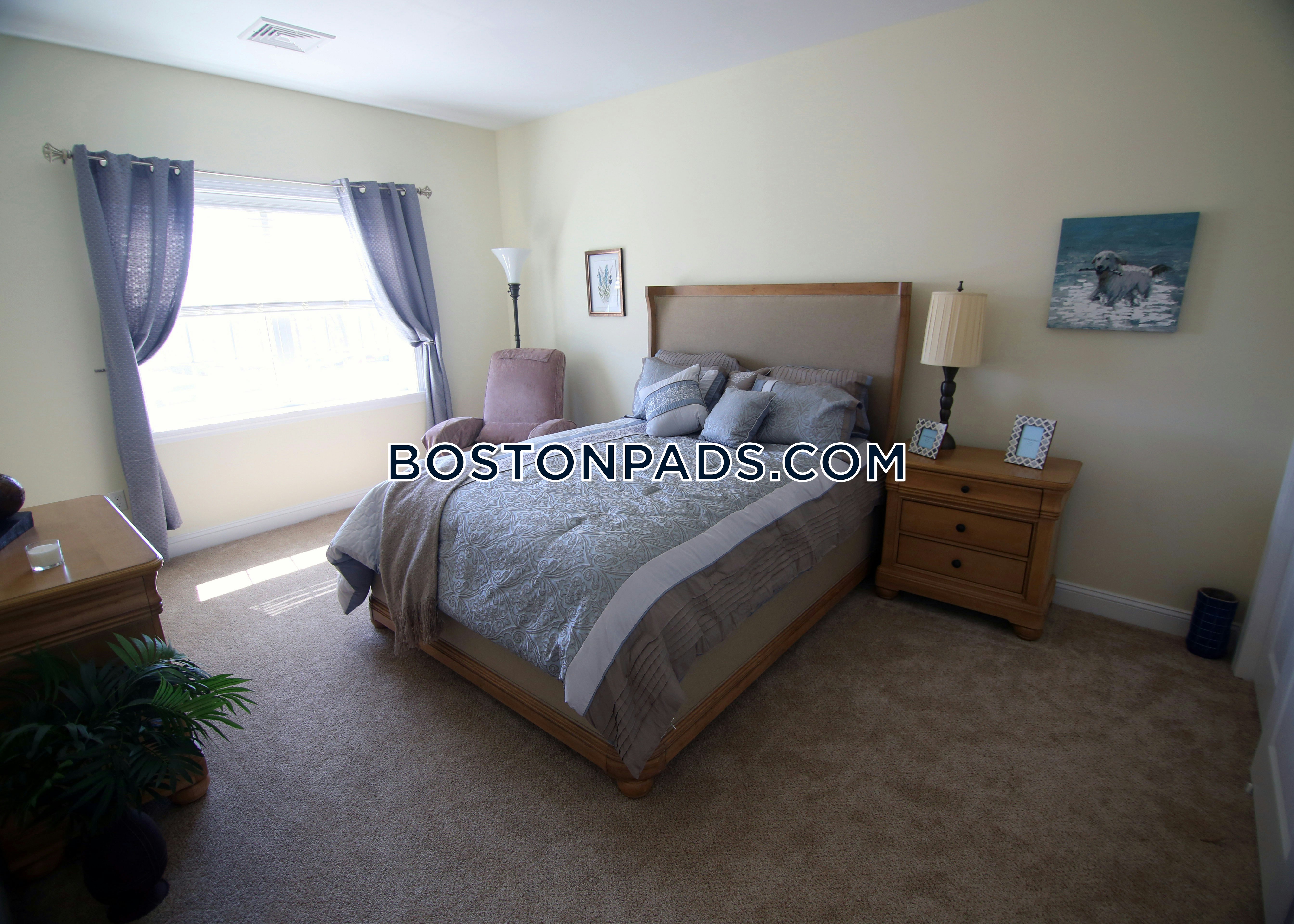 Regency Village Way. Merrimac