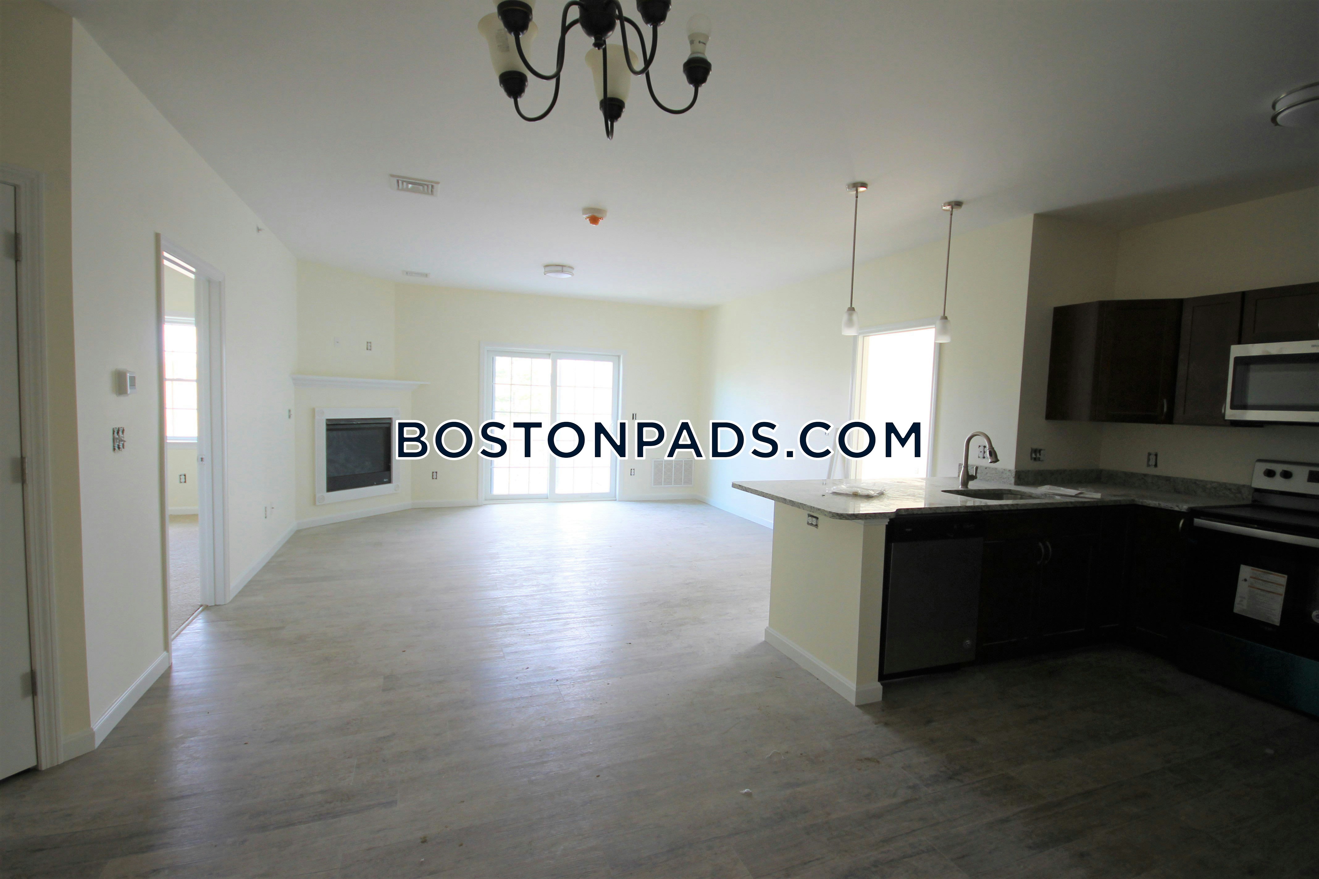 Regency Village Way. Merrimac