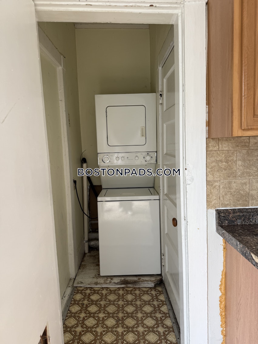 BOSTON - BRIGHTON - OAK SQUARE - 4 Beds, 2 Baths - Image 13