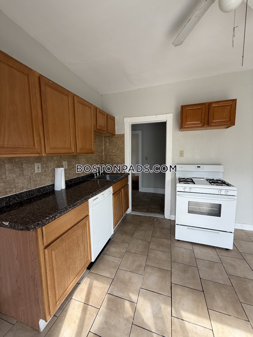 BOSTON - BRIGHTON - OAK SQUARE - 4 Beds, 2 Baths - Image 3