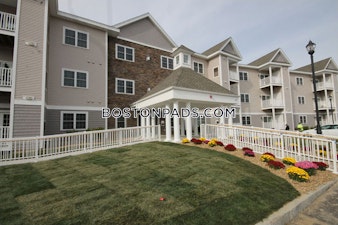 Regency Village Way. Merrimac