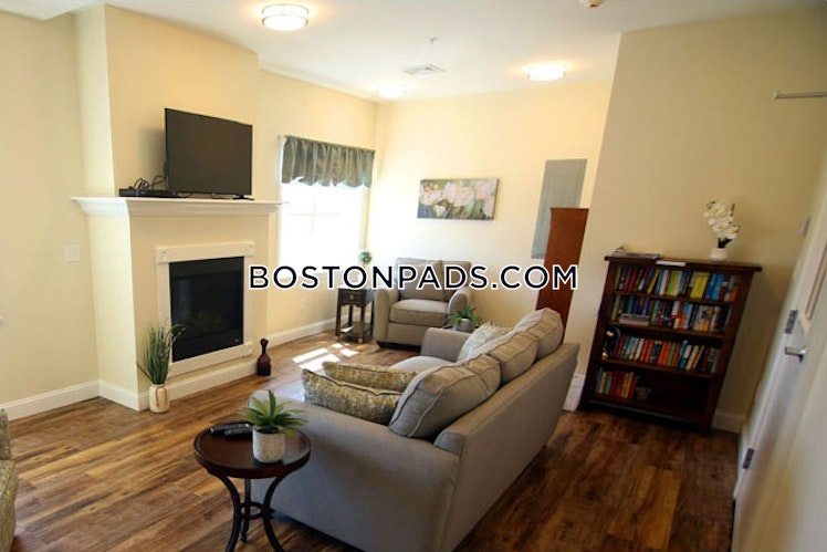 Regency Village Way., Merrimac