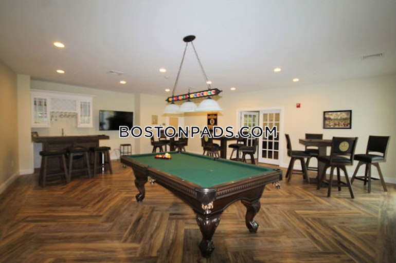 Regency Village Way. Merrimac