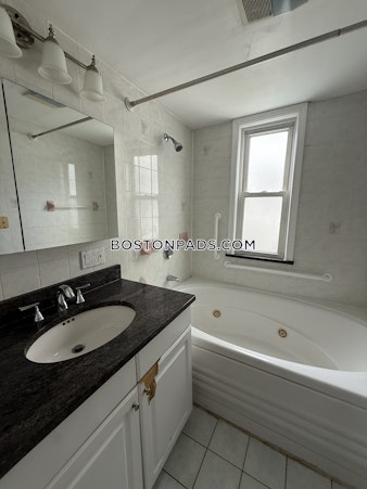 Newcastle Rd. Boston