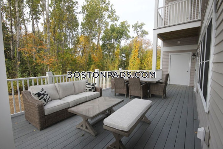 Regency Village Way., Merrimac