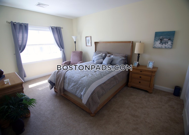 Regency Village Way., Merrimac