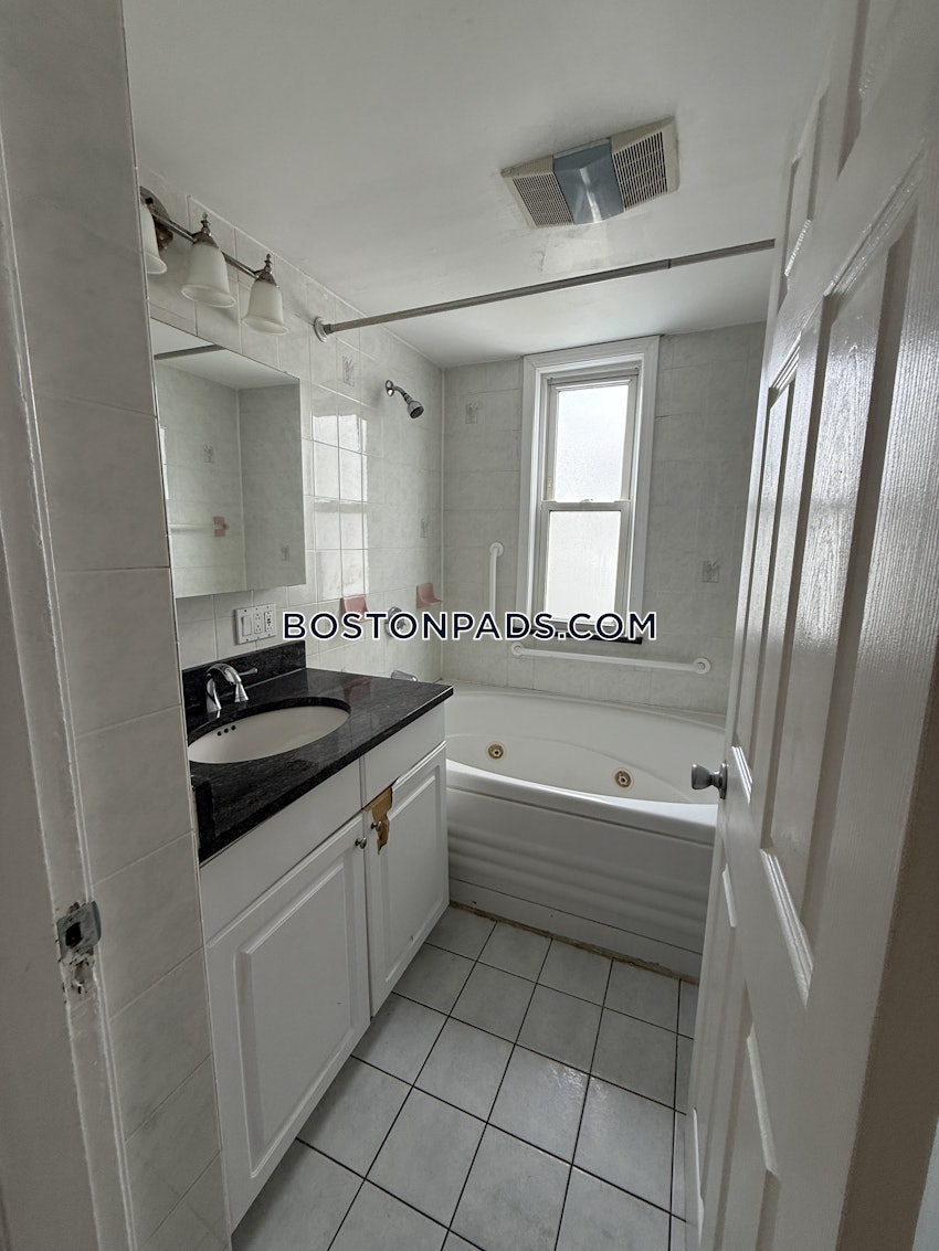 BOSTON - BRIGHTON - OAK SQUARE - 4 Beds, 2 Baths - Image 20