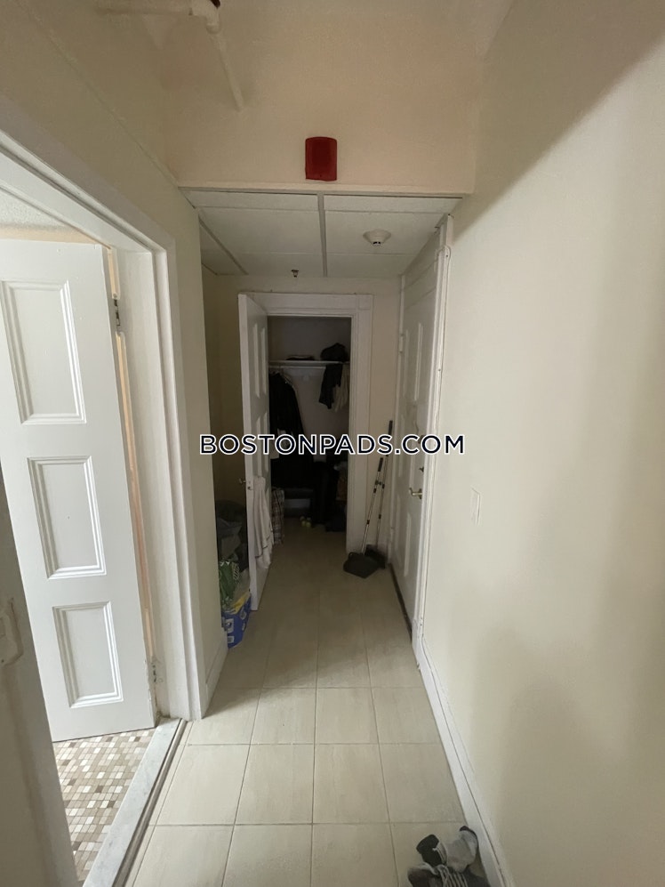 Boylston St., Boston