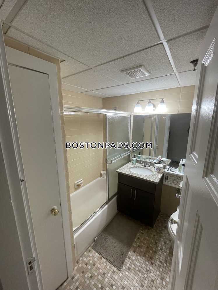 Boylston St., Boston