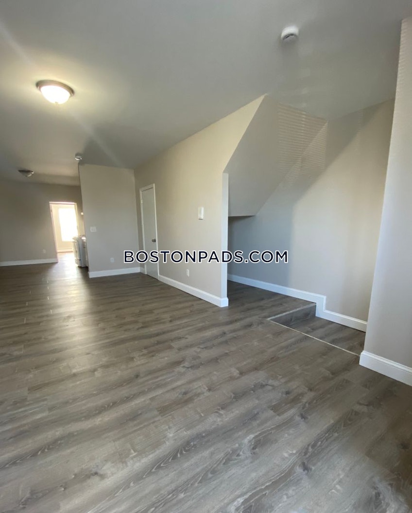 Fall River - $1,700+ /month