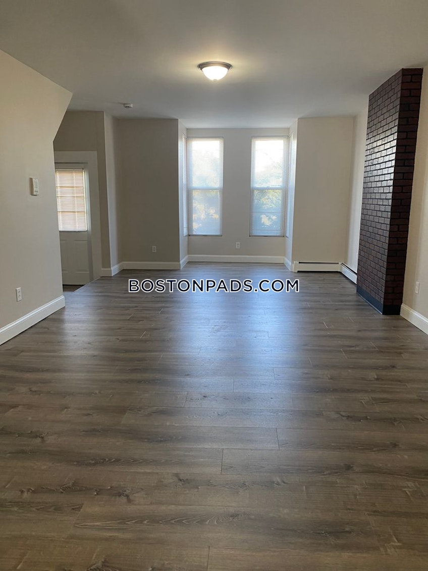 Fall River - $1,700+ /month